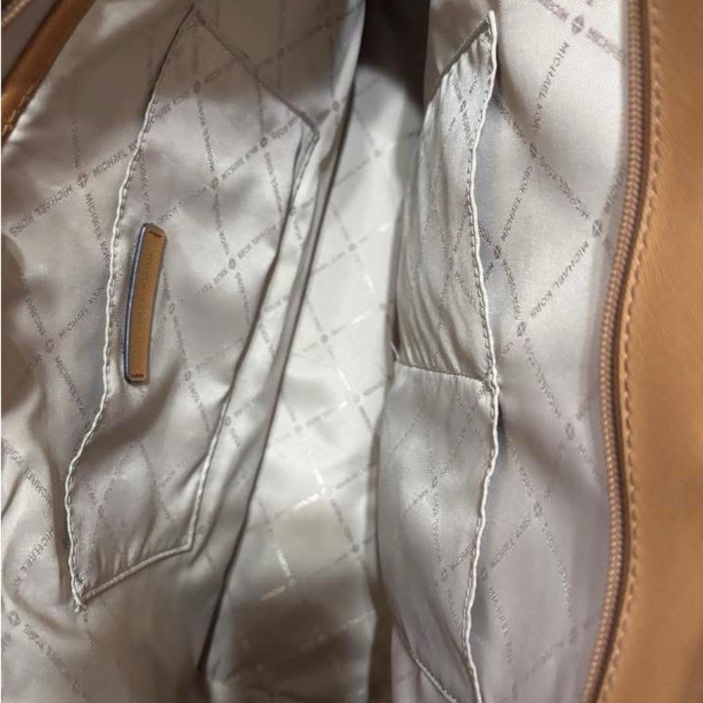 Michael Kors Signature Tote - Picture 3 of 5